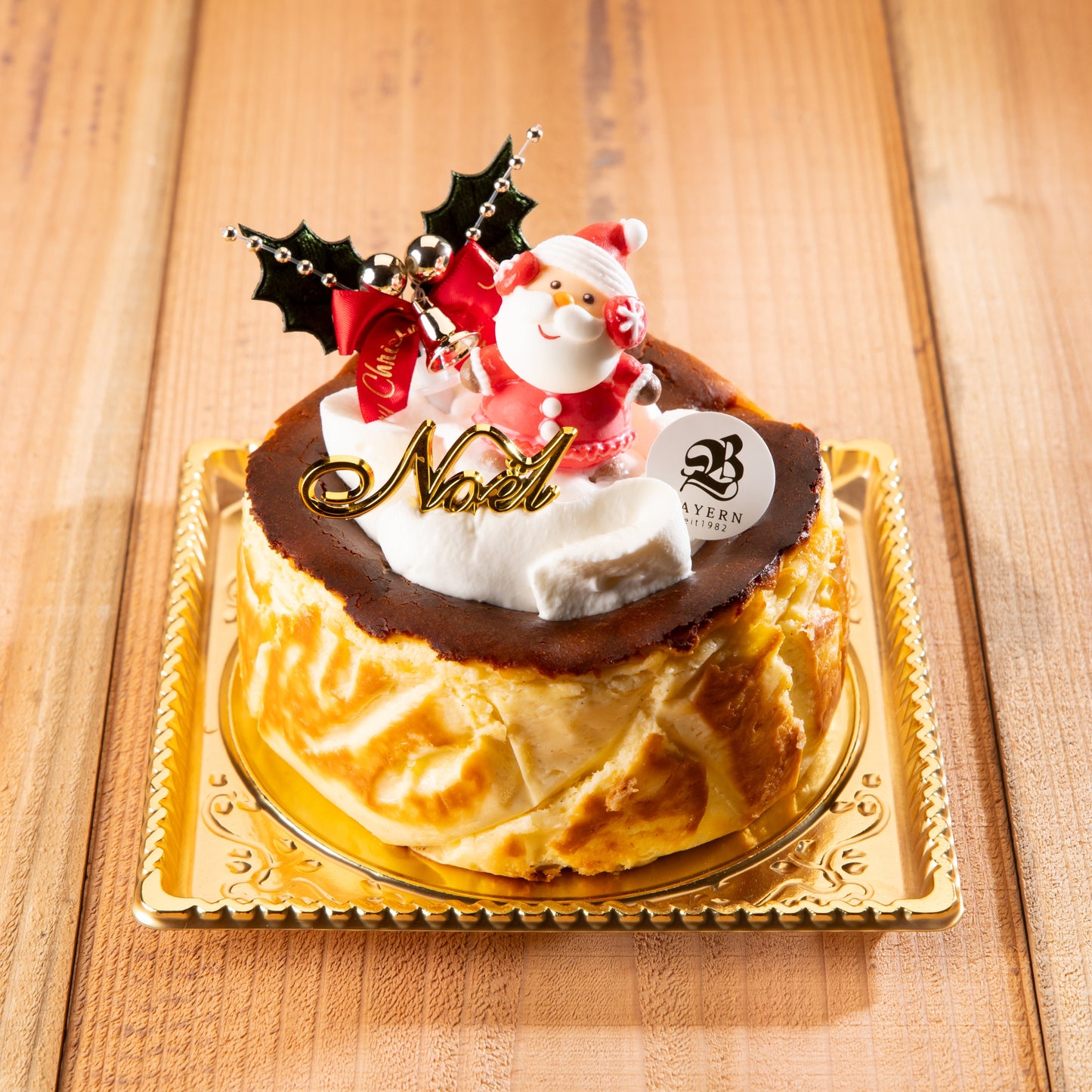 2. 濃厚バスクチーズケーキ